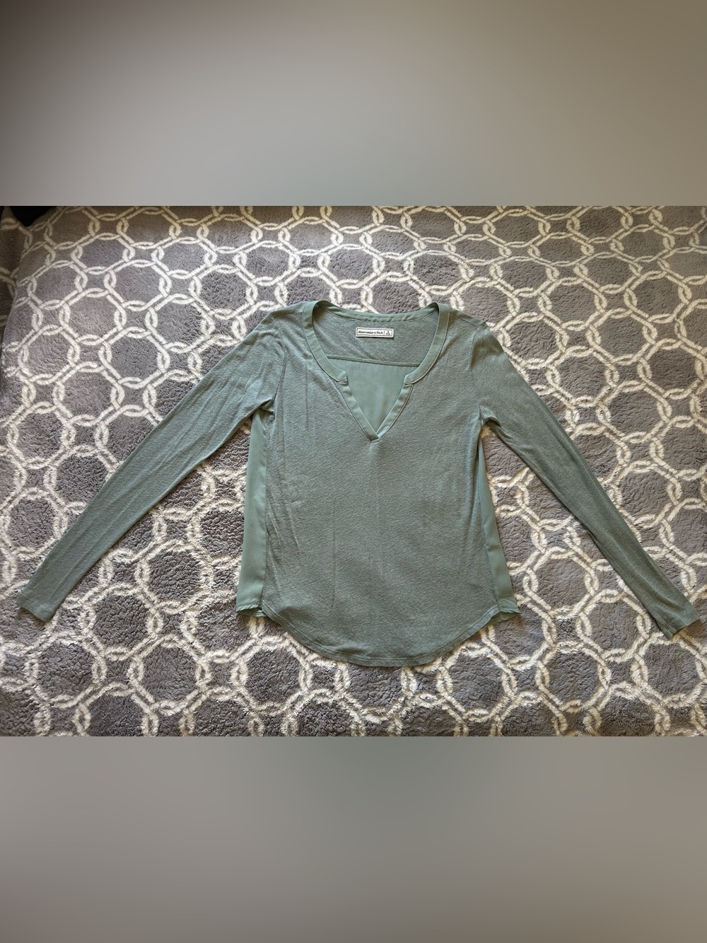 Abercrombie & Fitch Green Long-Sleeve V-Neck Women's Top Long Sleeve Size S